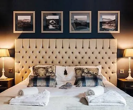 Red Dragon Herberg 3*