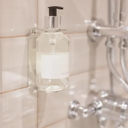 Red Dragon 여관 커크비로즈데일